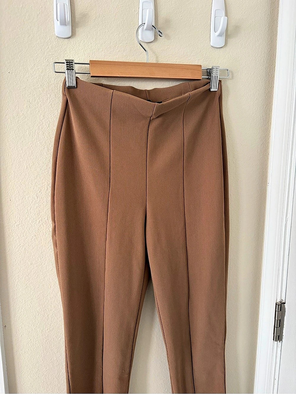 Zara Brown Ribbed Ankle Pants Size Medium Like New